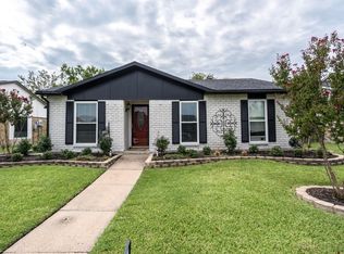 8810 Linda Vista Dr, Rowlett, TX 75088