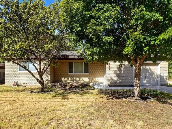 1004 Usher St, Benbrook, TX 76126
