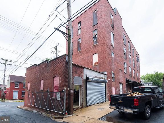4th image of 619 Spruce St
