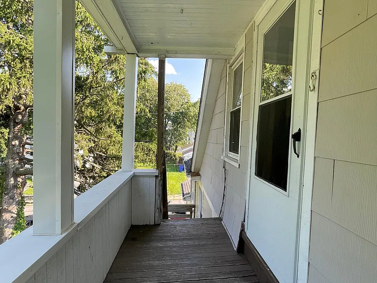 Back entrance into unit