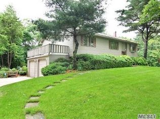 4 Dillon Dr, Dix Hills, NY 11746