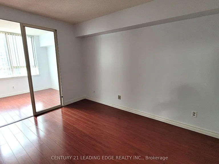 633 Bay St #1512 — Photo 8