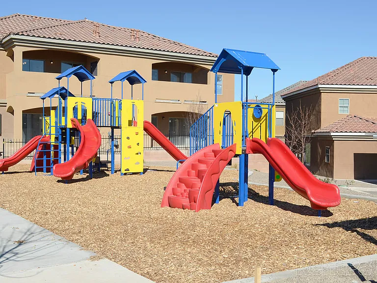 Via Vista Apartment Community — Photo 2
