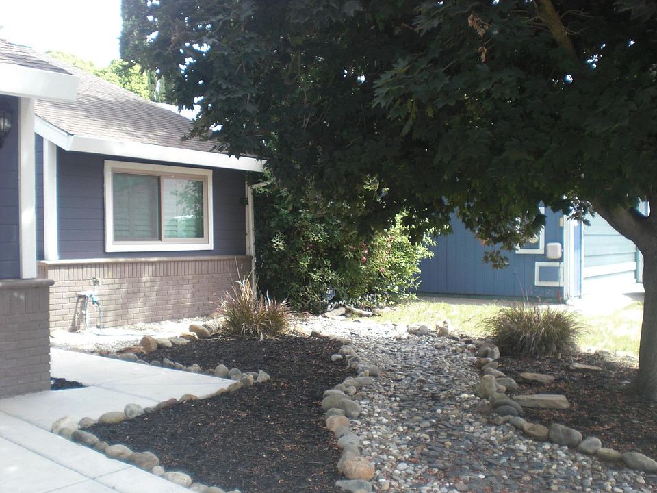 1st image of 126 Saginaw Cir