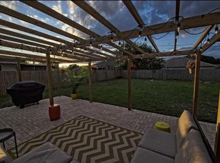 879 SW Canary Ter, Port Saint Lucie, FL 34953