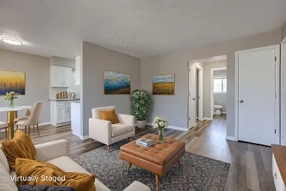 8005 S 48th Ave #7 — Photo 1