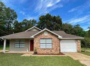 5757 Airport Rd N, Milton, FL 32583