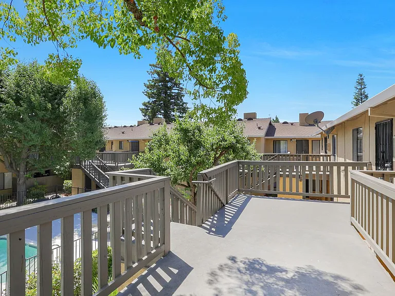 Woodbridge Place — Photo 11