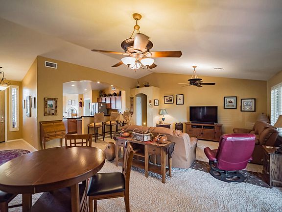 3rd image of 1850 E Wintergreen Dr