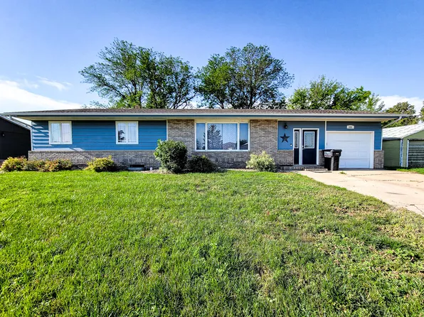 615 1st St SE, Wagner, SD 57380
