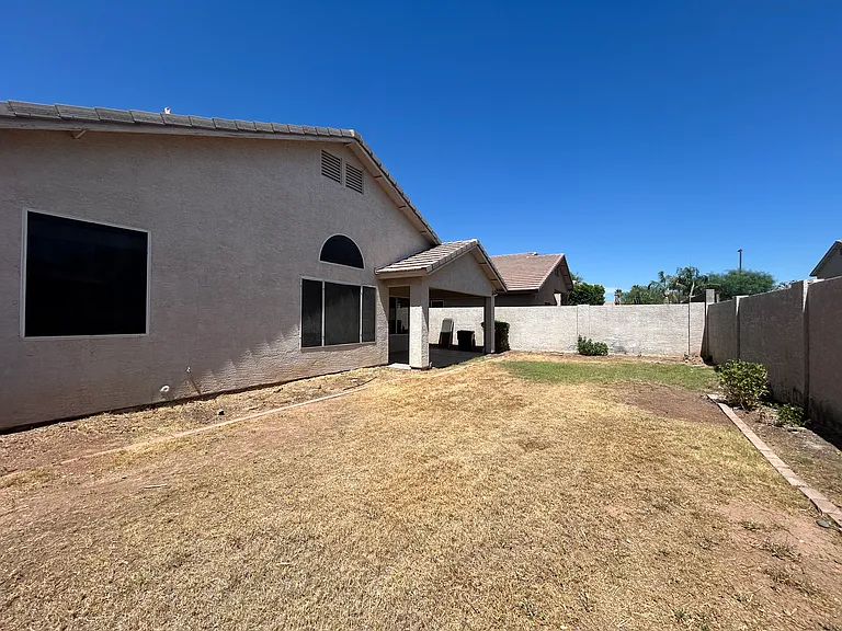 3861 E Redfield Ct — Photo 33