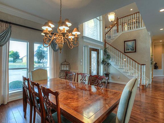 4th image of 186 Waterford Way