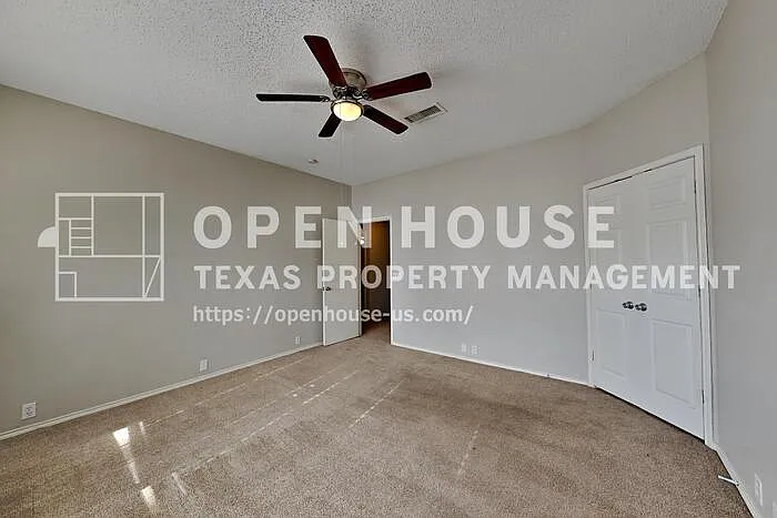 6916 Chateau Dr — Photo 8