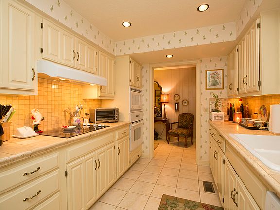 second view of kitchen