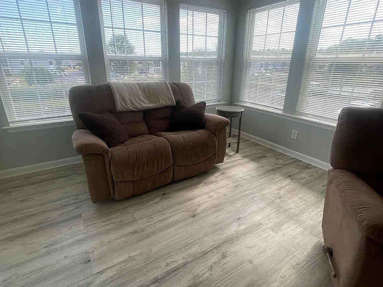 2266 Huntingdon Dr — Photo 10