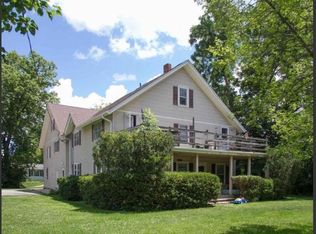 695 S Lake Shore Dr APT 3, Lake Geneva, WI 53147