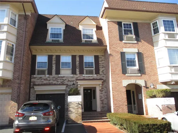 14-10 Bonnie Lane #83M, Bayside, NY 11360