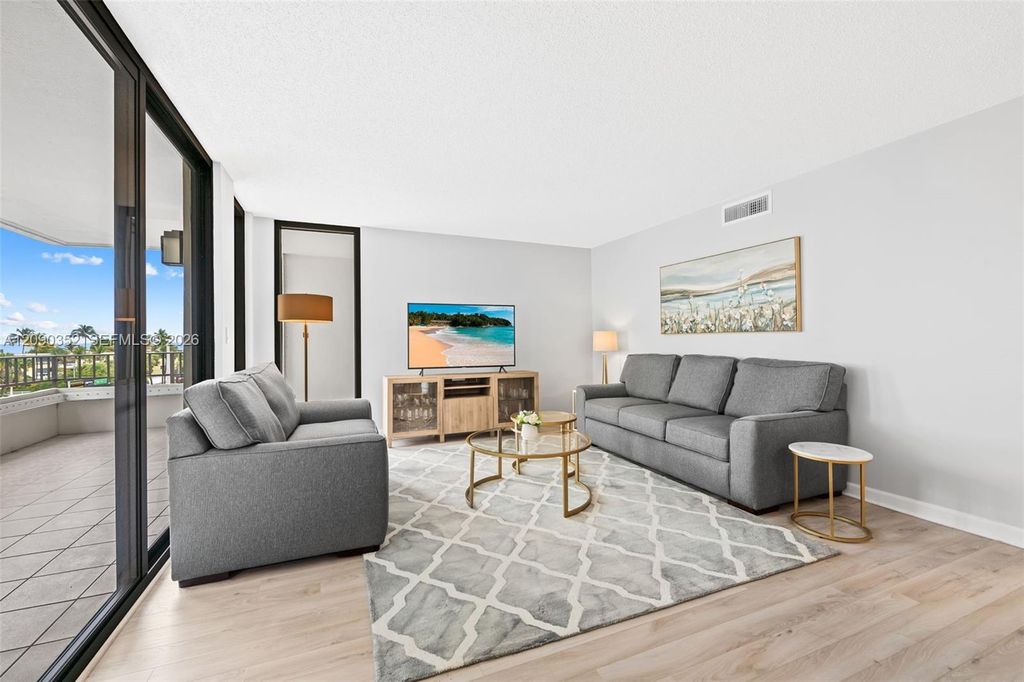1401 S Ocean Blvd APT 407, photo 2