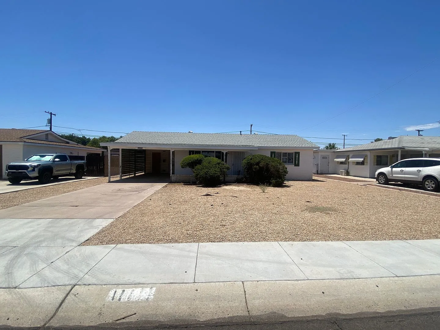 2 Bedroom, 1 Bathroom in Youngtown — Photo 2