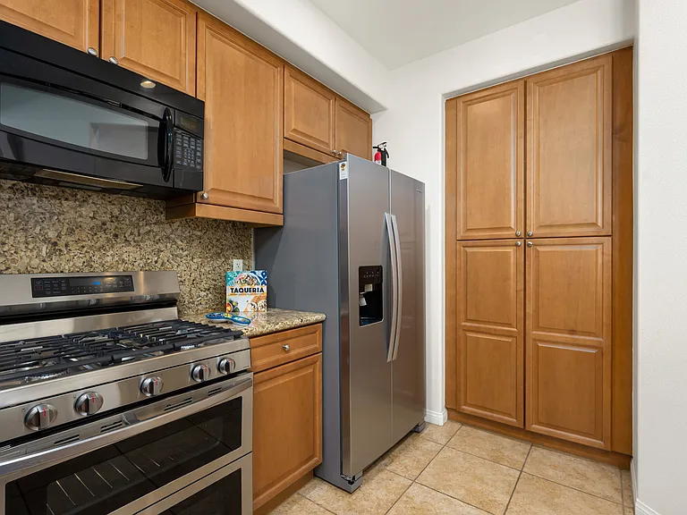 48663 Legacy Dr — Photo 10