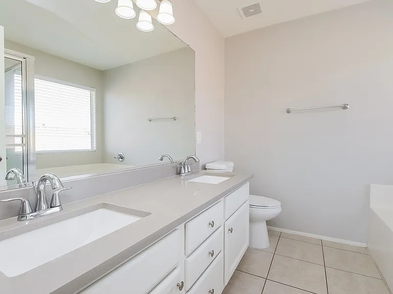 11559 W Buchanan St — Photo 4