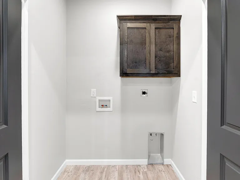 200 Buccaneer Dr — Photo 10