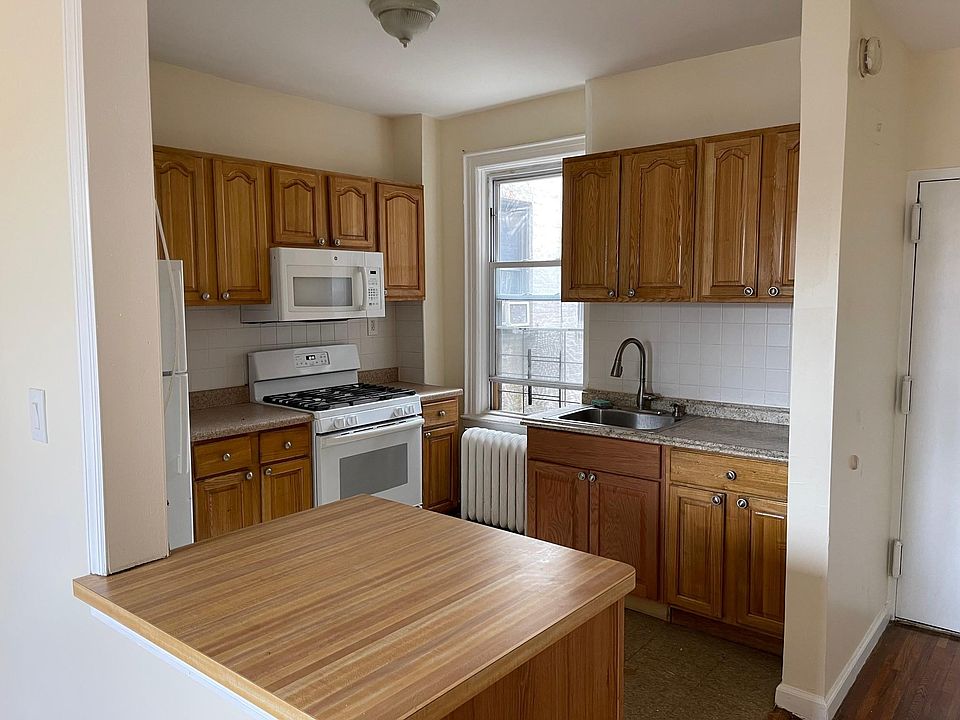 1st image of 3036 Bronxwood Ave APT 2B