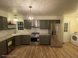 121 Canterbury Rd, Bushkill, PA 18324