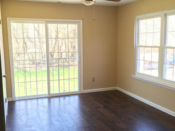 4th image of 702 Zlotkin Cir APT 5