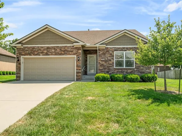 765 S Elm St, Gardner, KS 66030