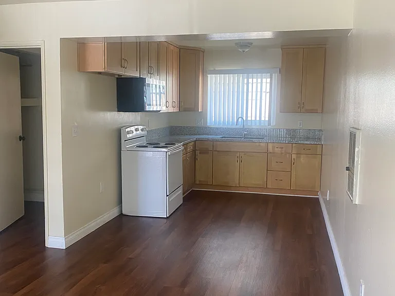 17045 Clark Ave — Photo 6