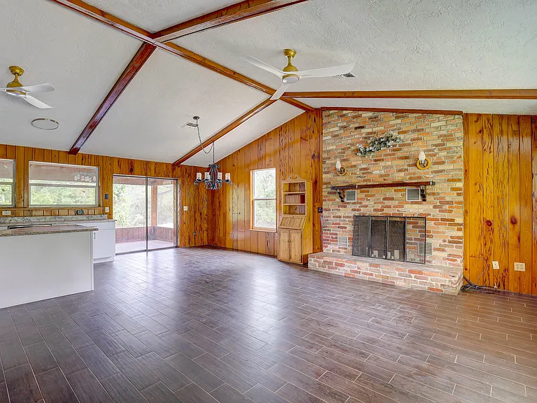 5290 Cyril Dr — Photo 3