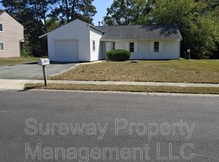41 Eastmont Ln, Sicklerville, NJ 08081
