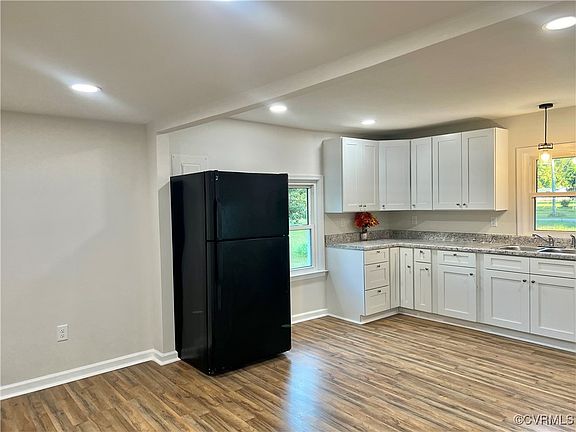 5th image of 9431 Holly Tree Ln
