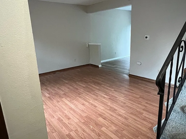35 E Pleasant View Dr — Photo 12