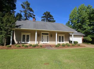 461 Shadowood Dr, Ridgeland, MS 39157