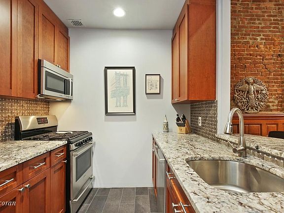 3rd image of 140 W 80th St APT 2