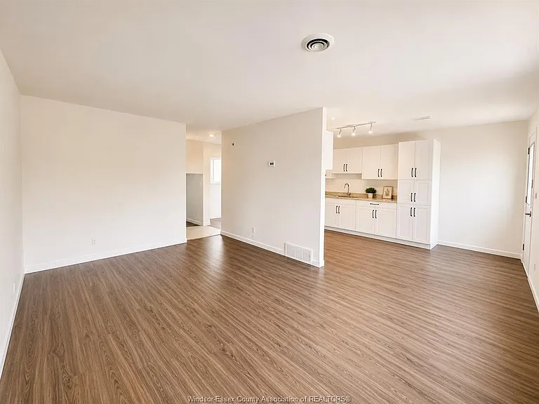 325 Dunn Rd #1 — Photo 7