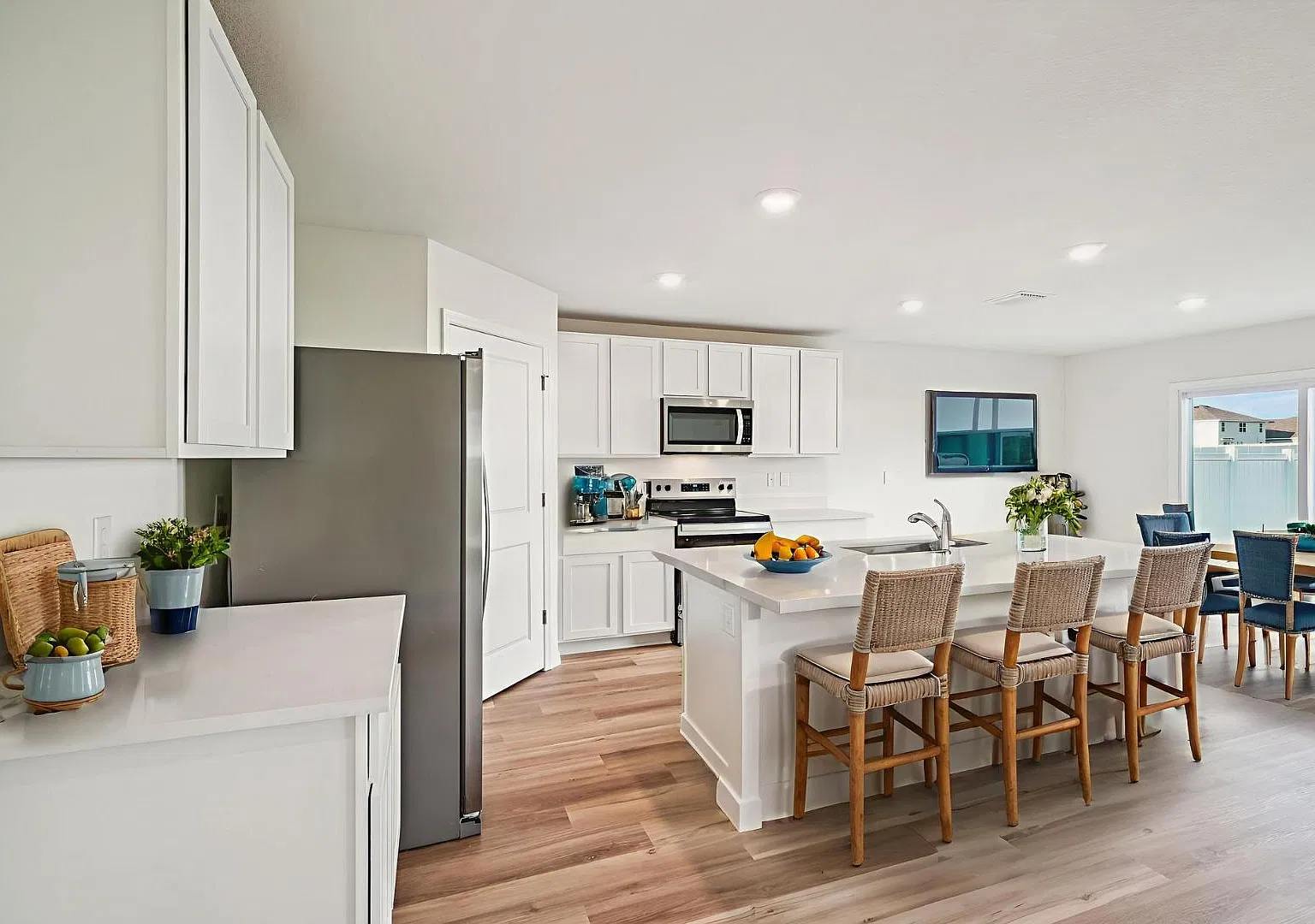 5205 SW 40th Circle — Photo 1