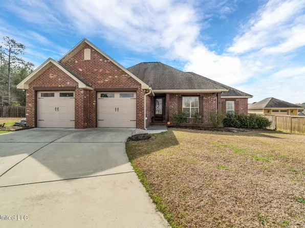 24 E Sycamore St, Sumrall, MS 39482