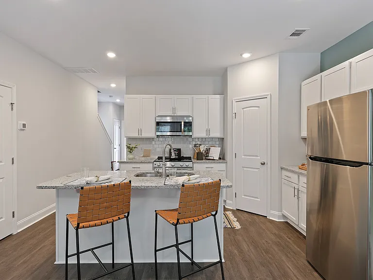 102 Lusk Ln — Photo 9