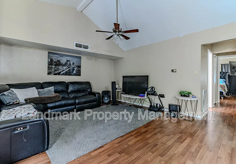 434 Pogue St — Photo 4