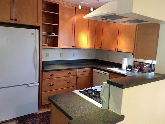 5th image of 2817 E Waverly St