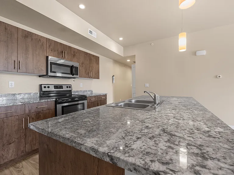 Kansas Apartments — Photo 11