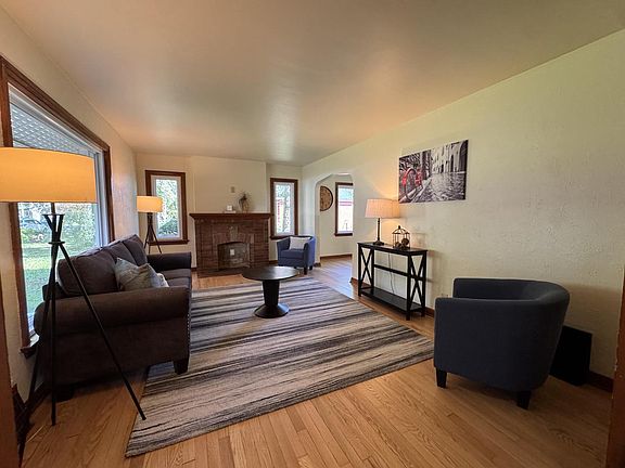 3rd image of 5640 N 33rd STREET