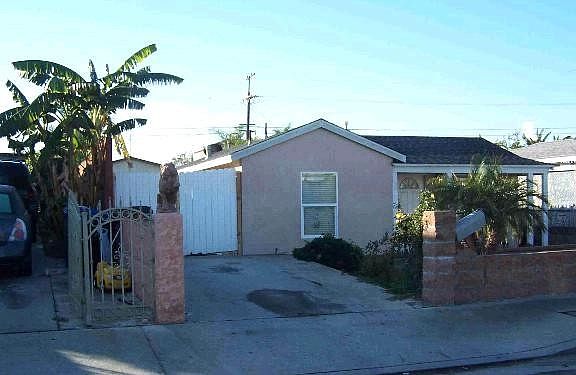 2nd image of 1232 W Denni St