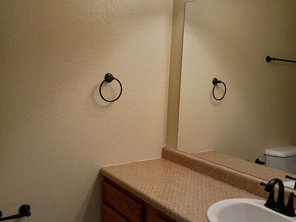 5th image of 981 S Coral Pl