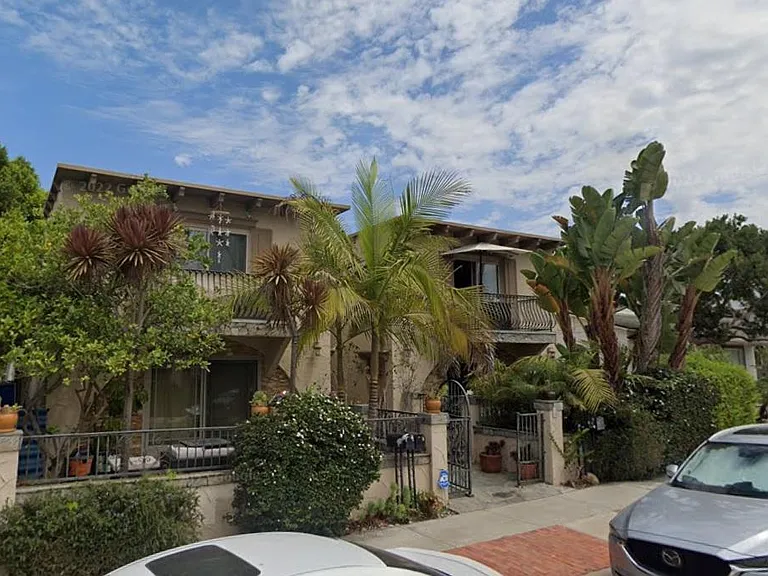 324 Kolmar St — Photo 1