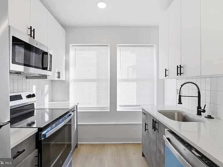 630 W Cumberland St #1 — Photo 3