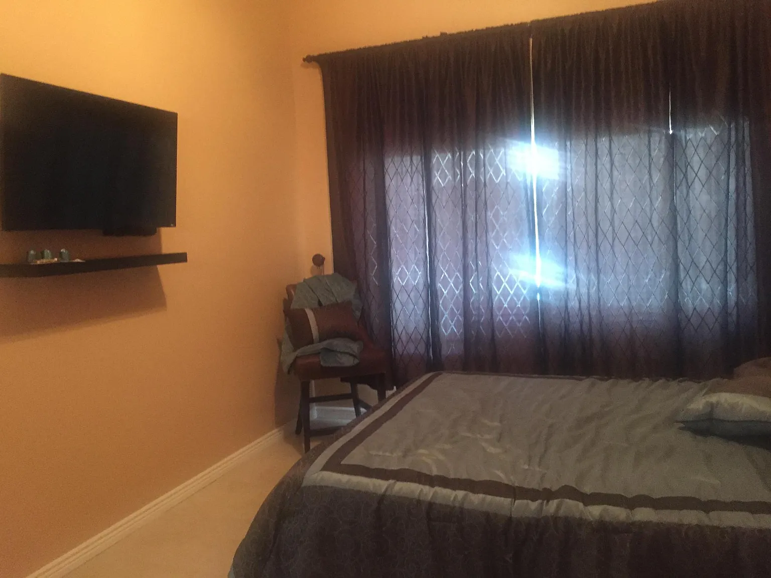 2712 S 185th Dr — Photo 3